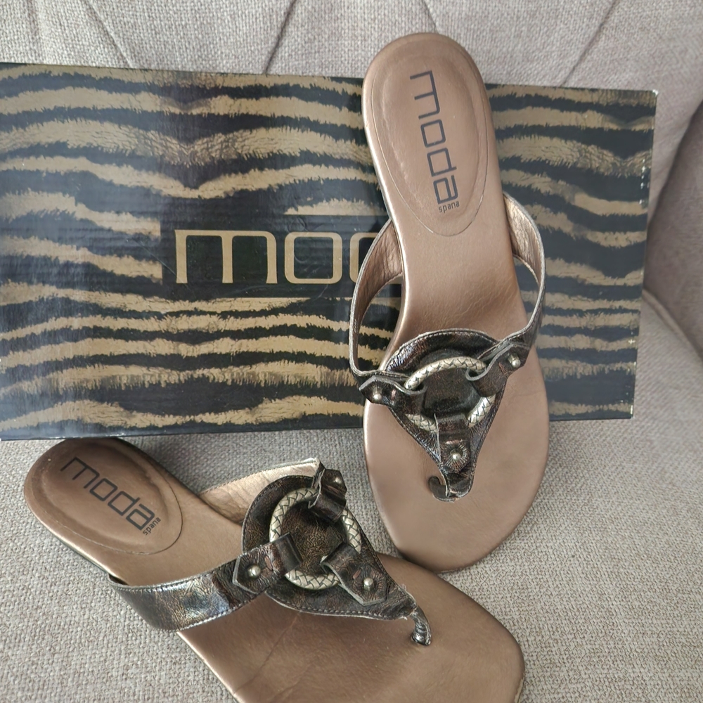 Moda Metallic Bronze Sandals